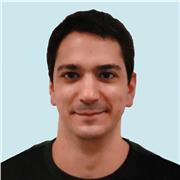 Soy Alberto, diseñador gráfico y UX/UI con más de 15 años de experiencia. Puedo ayudarte independientemente de tu edad y nivel..